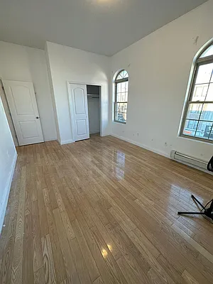 Rented by FRESH SPACES NYC | media 39