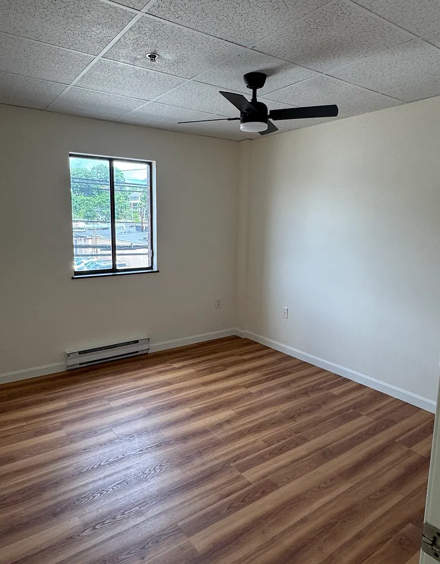 2 bed, 836 sqft, $2,500 — Photo 2