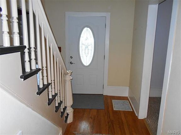 2nd image of 465 Market St