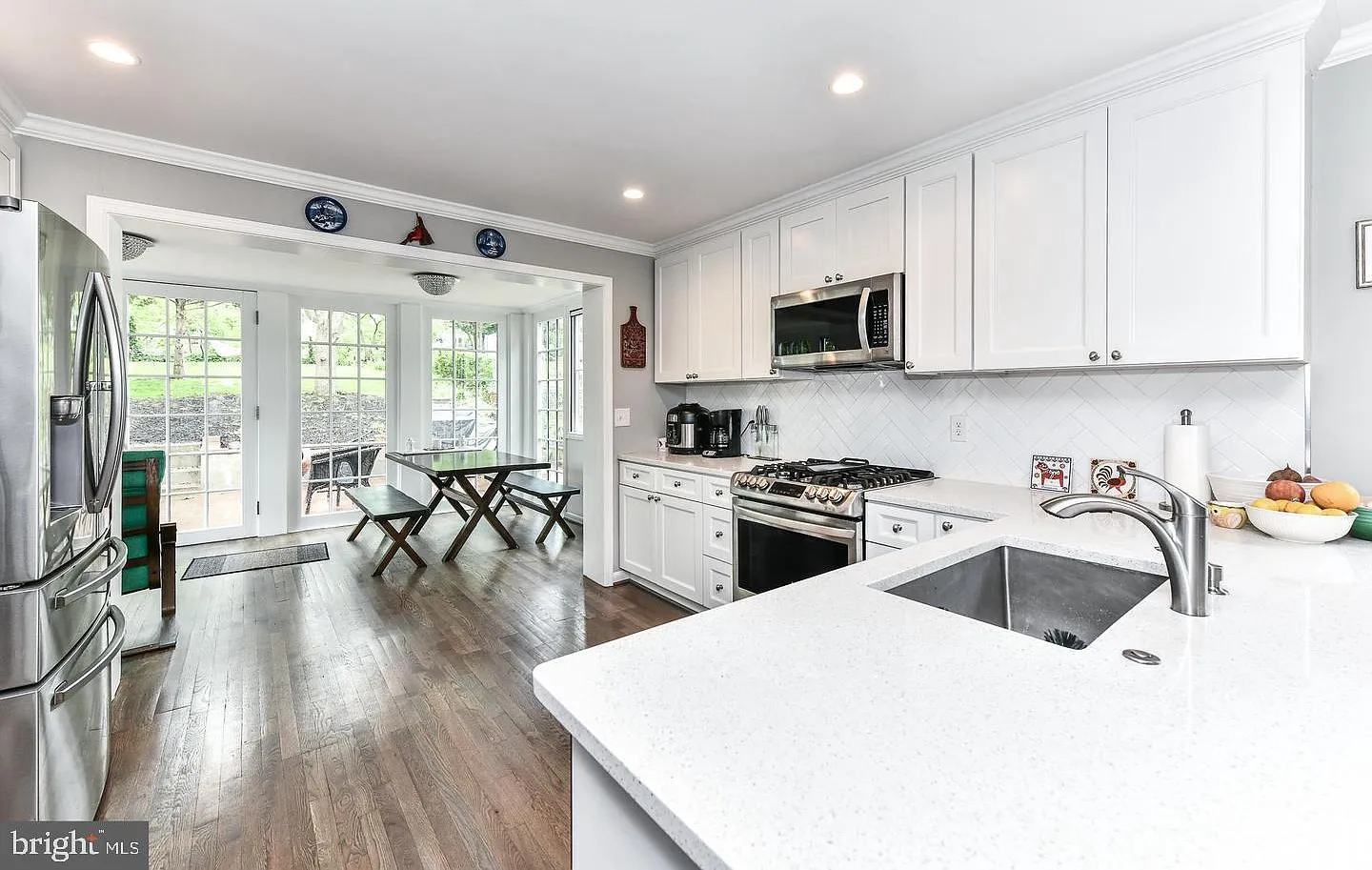 6 bed, 4.5 bath, 2308 sqft, $4,525 — Photo 4