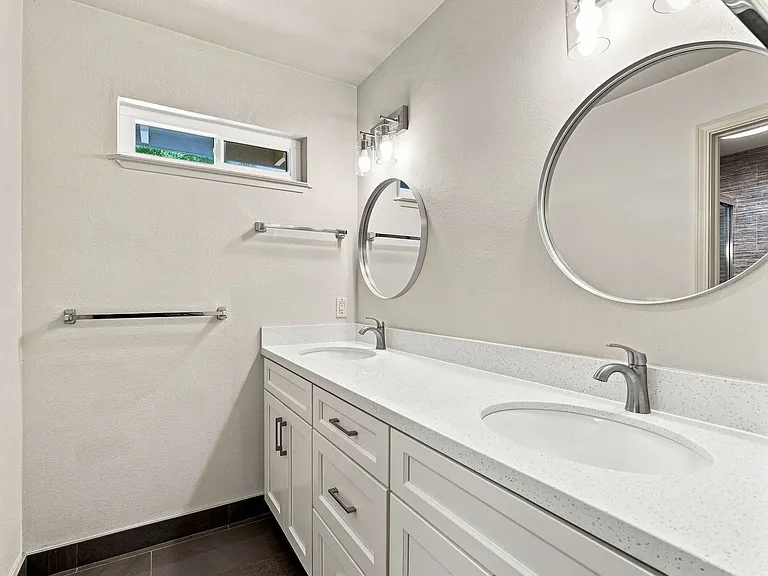 22555 Kinst Ct — Photo 13