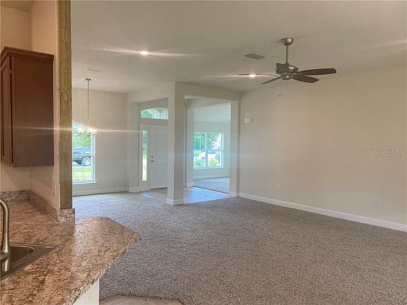 3rd image of 1011 Desmoines Ln