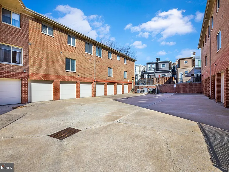 2751 Pennsylvania Ave #B103 — Photo 28
