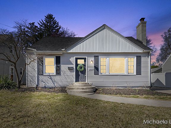 2nd image of 1939 Sylvan Ave SE