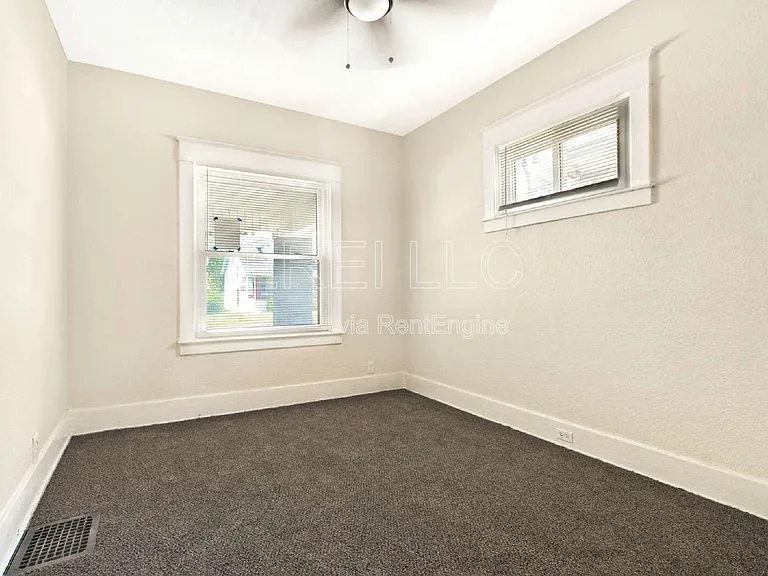 3421 River Park Dr — Photo 9