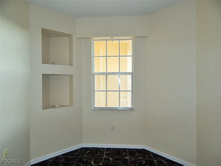 1113 Van Loon Commons Cir #304 — Photo 3