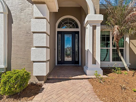 3rd image of 308 Palmas Cir