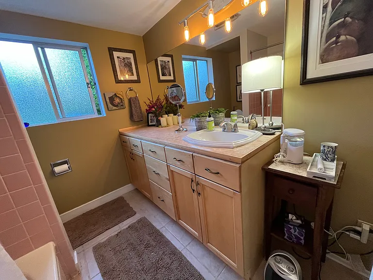 Another angle of the bathroom