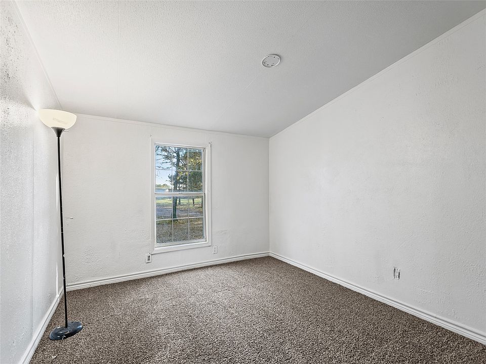 16th image of 202 Forgotten Ln