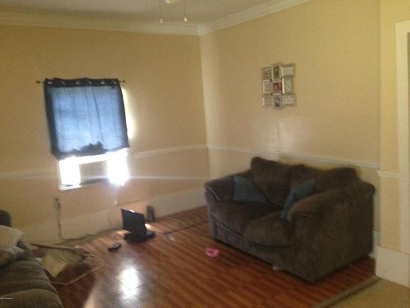 2nd image of 407 Saint Anne St