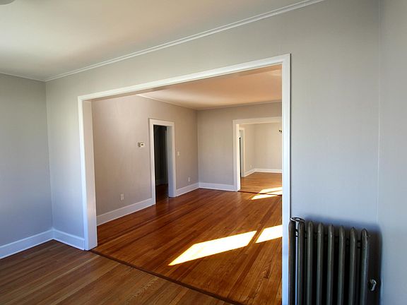 5th image of 135 Sunset Ave