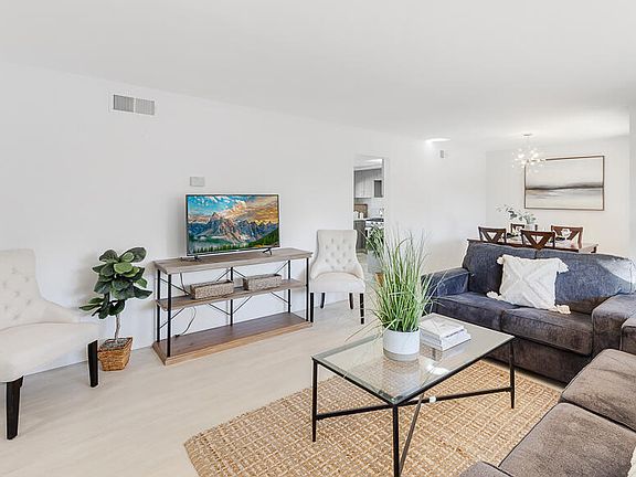 5th image of 10701 Citrus Dr