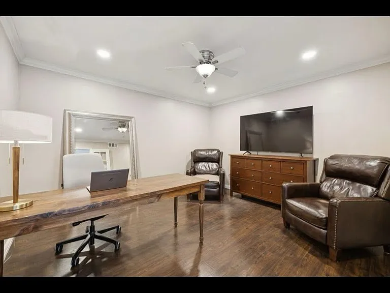 9346 Highedge Cir — Photo 2