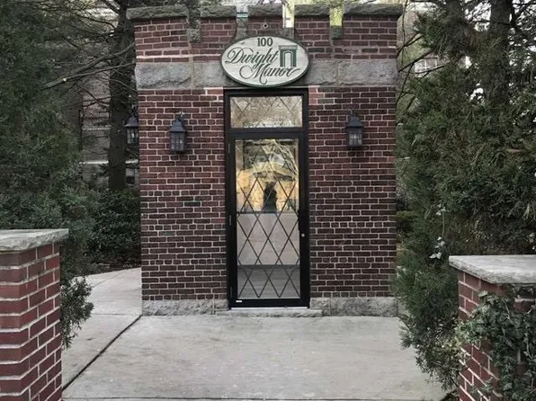 100 E Palisade Ave, Englewood, NJ