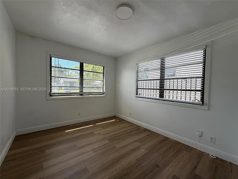 1740 SW 47th Ave — Photo 11