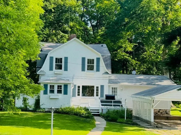 326 Fontana Ln, Fontana, WI 53125