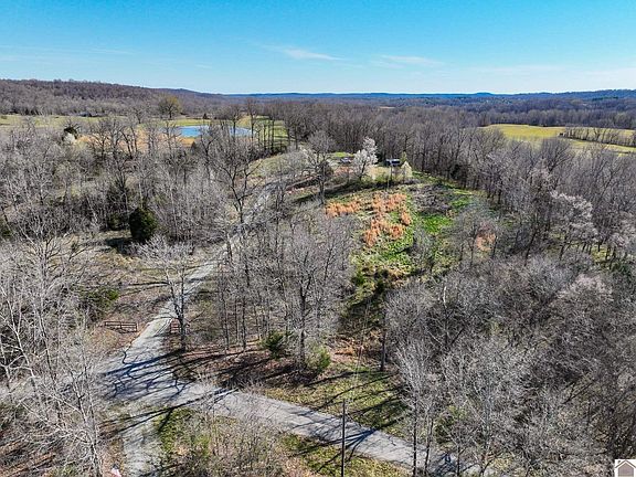3rd image of 1802 Claylick Rd