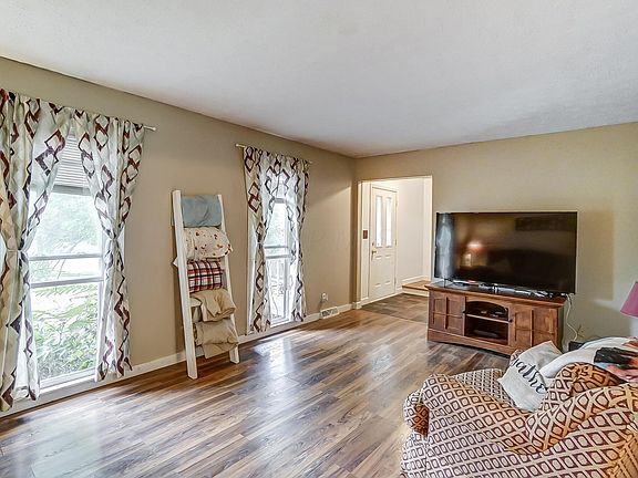 5th image of 658 Wagonwheel Ln