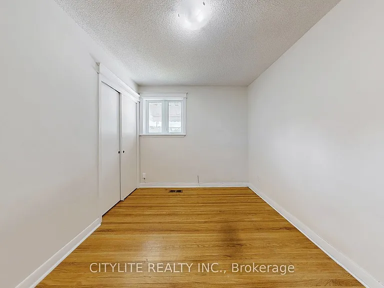 516 Monteith Ave — Photo 15