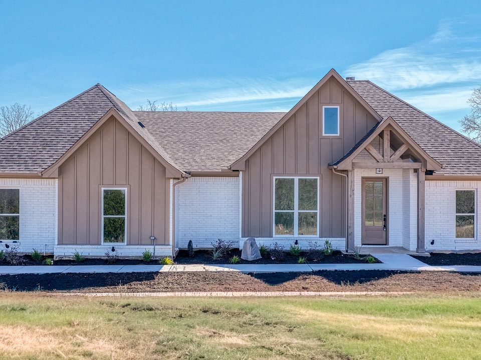 1st image of 124 Norene Ln