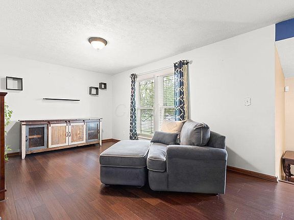 5th image of 11960 Huntington Way
