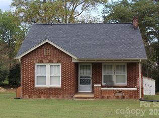 1720 Bumgarner Dr, Morganton, NC 28655