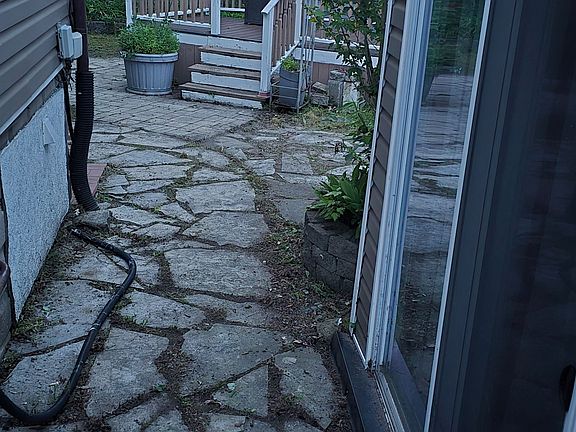 5th image of 276 Cameron St