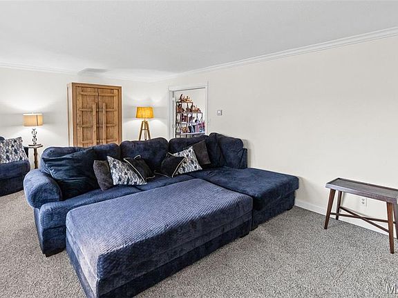 4th image of 6 Mapleleaf Ln