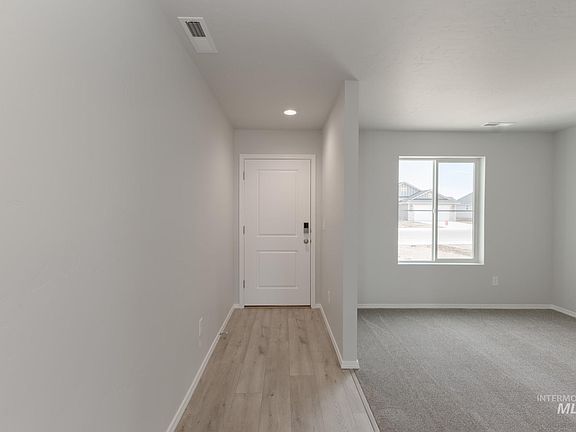 3rd image of 311 Chalcedony Ave