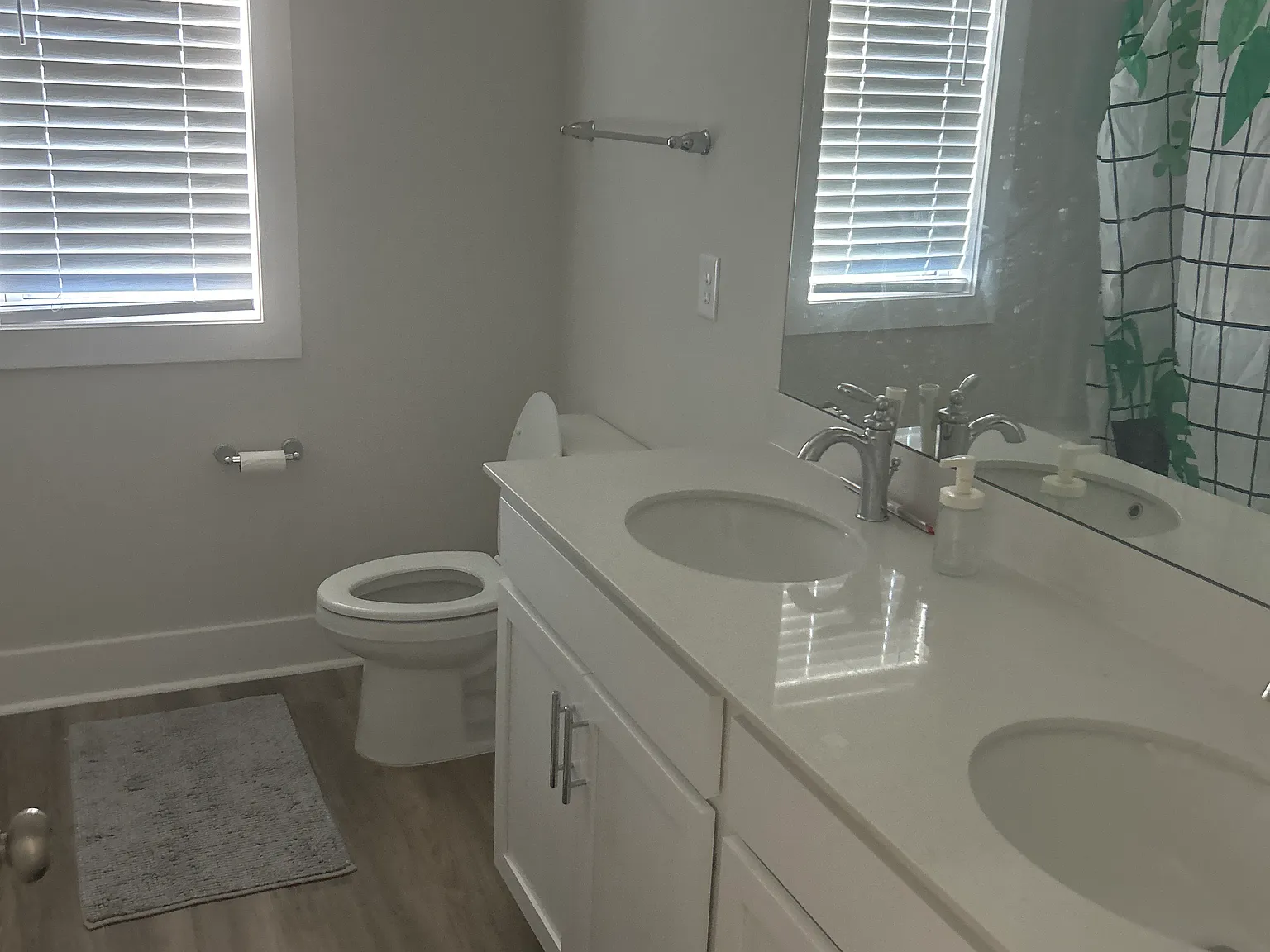 5 bed, 3.5 bath, 3600 sqft, $4,000 — Photo 3