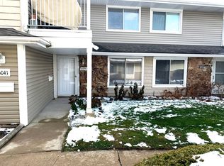 6039 Kit Carson Dr #6039, Hanover Park, IL 60133