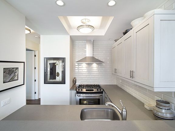 5th image of 300 E 85th St #903/904