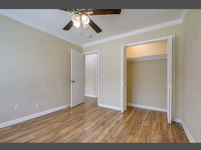 218 Raintree Dr — Photo 8