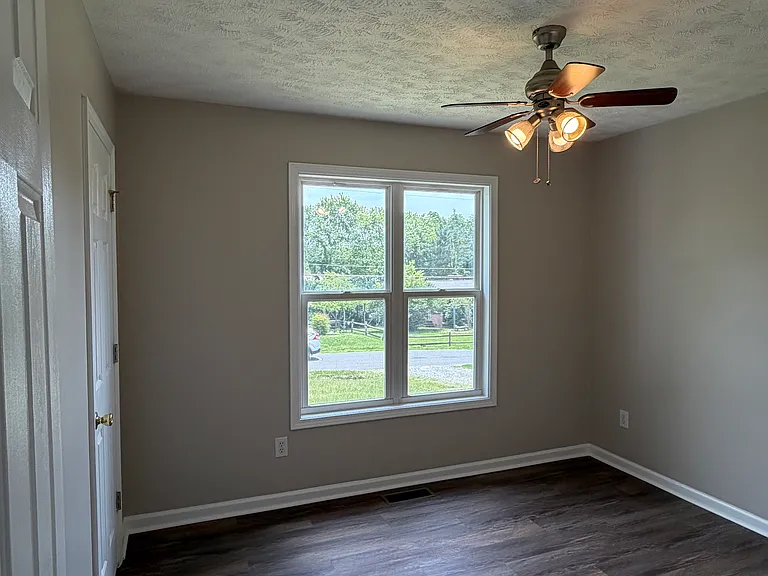 202 Pulliam St — Photo 12