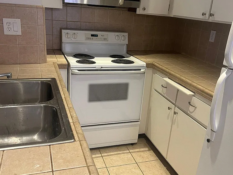1885 Veteran Ave #103 — Photo 5