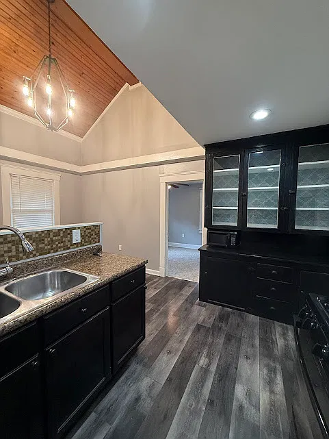 2 bed, 1211 sqft, $1,620 — Photo 4