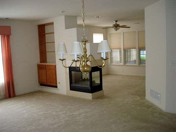 4th image of 136 Saint Georges Dr