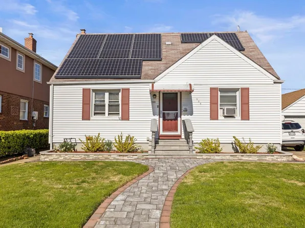 105 Fieldmere Street, Elmont, NY 11003