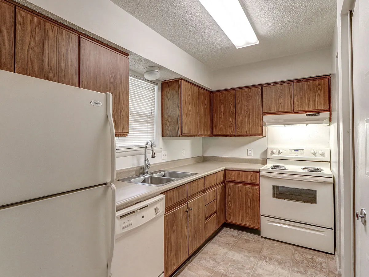 Ashley Pointe — Photo 1