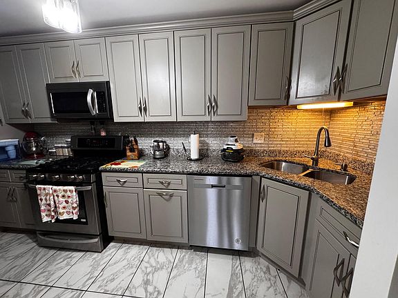 2nd image of 500 Park Ave APT 122