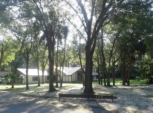 128 Spring Creek Dr, San Mateo, FL 32187