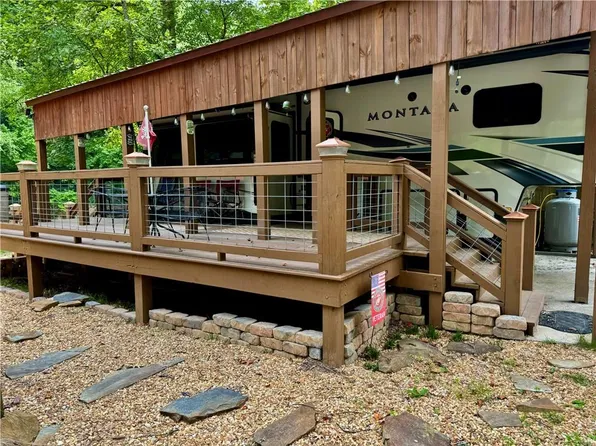 83 1st St, Ellijay, GA 30540