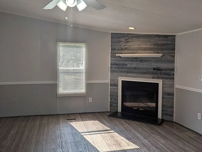 1105 S Rogers St — Photo 39