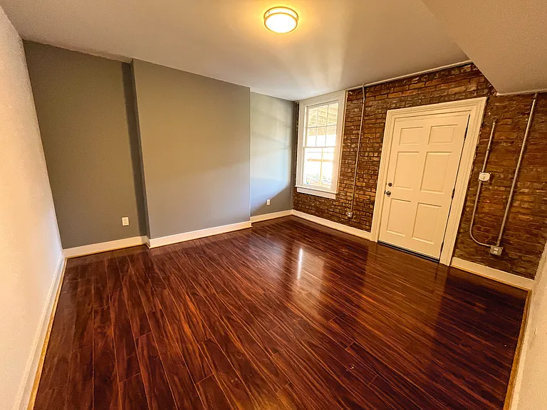 309 Hinton St — Photo 17