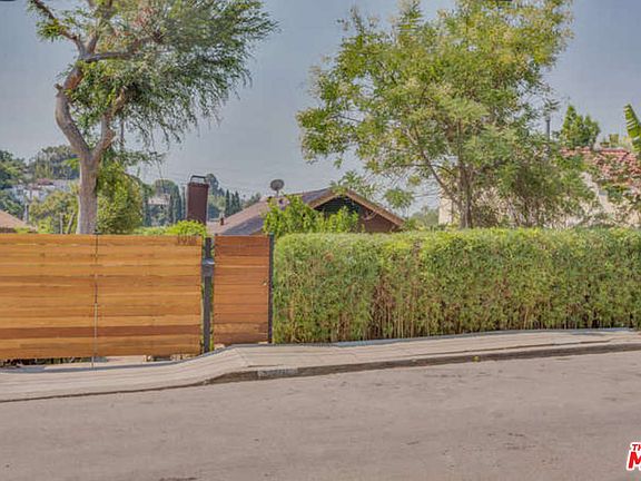 4th image of 3918 Fernwood Ave