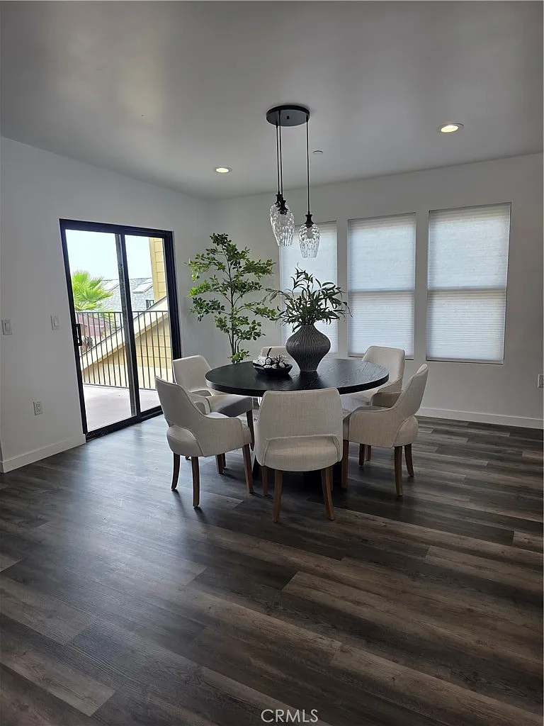 3 bed, 2.5 bath, 1654 sqft, $4,500 — Photo 4