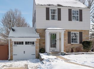 823 S Wheaton Ave, Wheaton, IL 60189