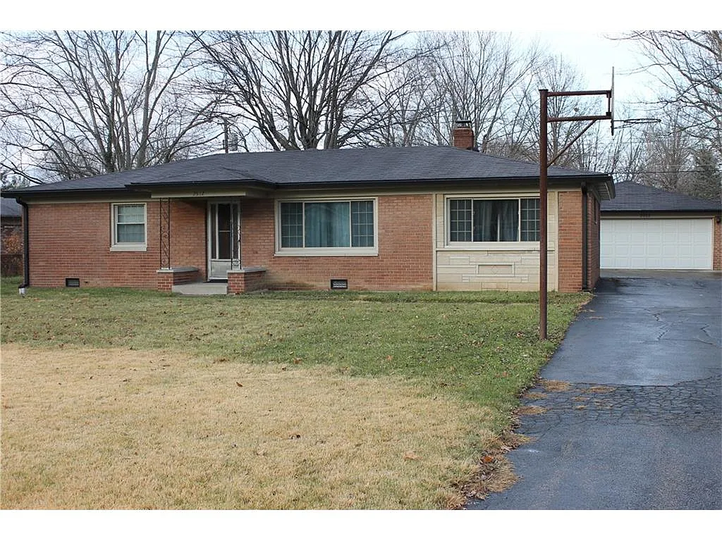 2612 Lincoln Ln photo 1