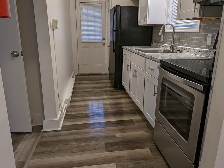 19 Walnut St #A — Photo 8