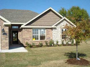 2804 SW Camden Dr, Bentonville, AR 72712